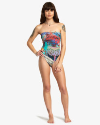 7 Sage Vaughn x RVCA Bunt AVJX100147 RVCA