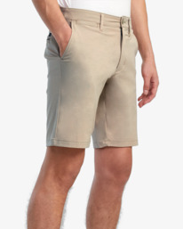 3 Back In - Short híbrido para Hombre Beige AVYWS00286 RVCA