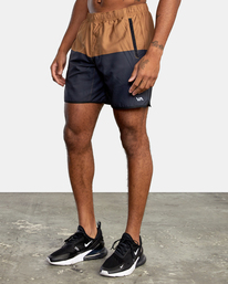 3 Yogger IV Athletic Shorts 17" Blue D4WKMFRVS2 RVCA