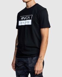 2 AOJ INVERT BOX  Q4SSABRVF9 RVCA