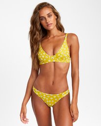 0 DAIZY MEDIUM  T3SBRMRVS0 RVCA