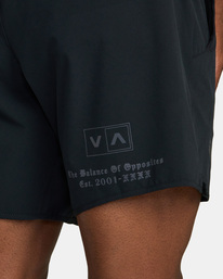 8 VA Sport Yogger Stretch 17" - Performance Shorts for Men Black V201TRYS RVCA