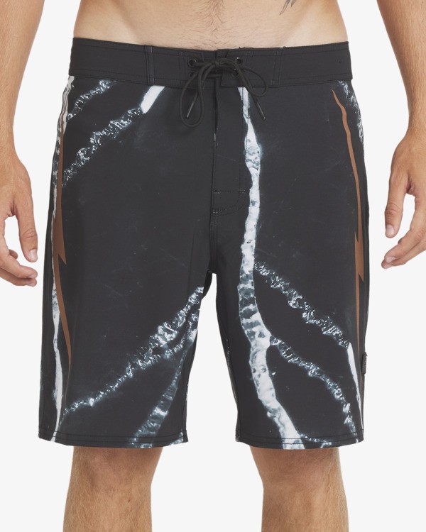 8 RVCA X Clay Black 23A081604 RVCA
