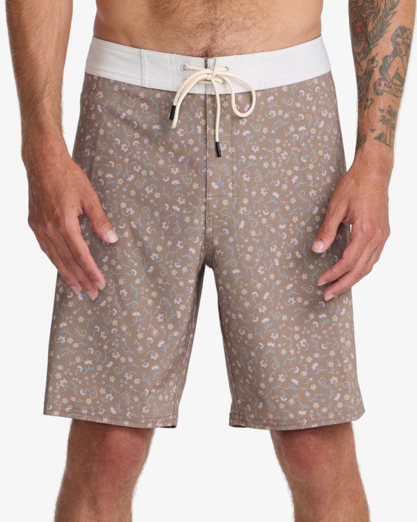 2 Va Print Beige 23A082604 RVCA