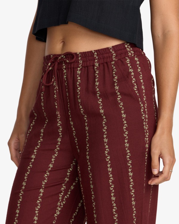 2 Florence Rojo 23B122613 RVCA