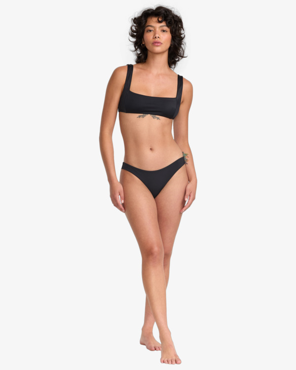 3 Solid Noir 23O211504 RVCA