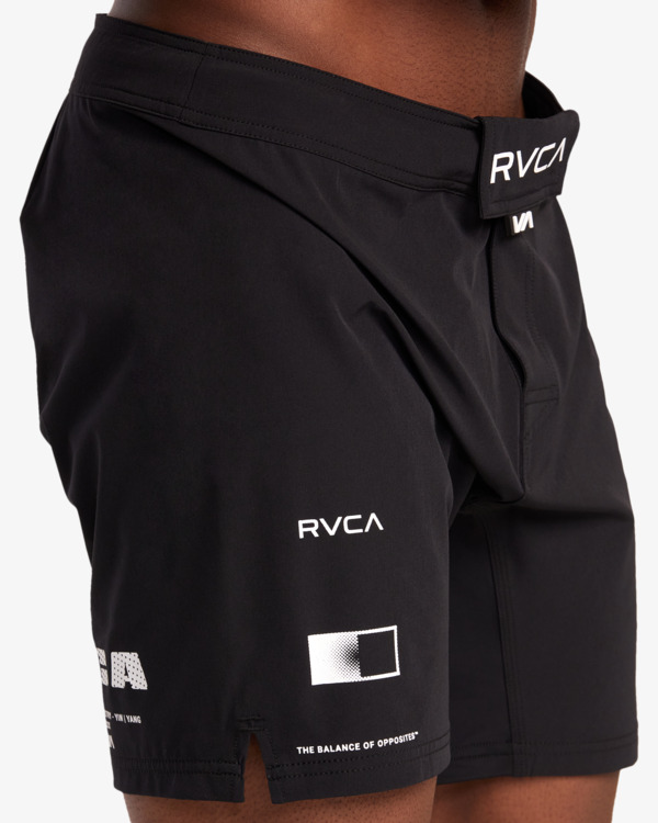 8 Fight Scrapper 17" - Performance Walkshorts for Men Black AVYWS00174 RVCA