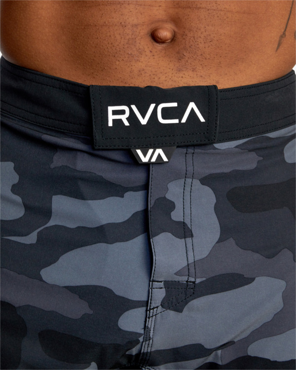 8 Fight Scrapper 17" - Performance Walkshorts for Men Black AVYWS00174 RVCA