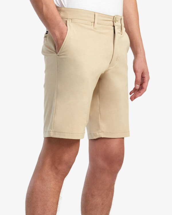 4 Back In - Short híbrido para Hombre Beige AVYWS00286 RVCA