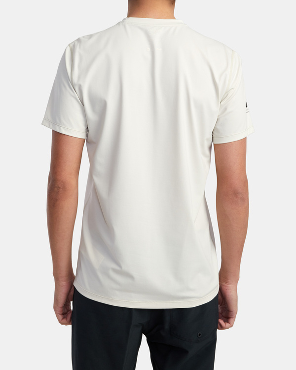 2 RVCA Surf - Surf Tee UPF 40+ Sonnenschutz für Männer Weiss C4MYRERVP2 RVCA