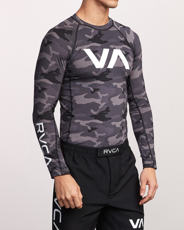3 Sport Rashguard - Long Sleeve UPF 50 Rash Vest for Men  N4MYRARVP9 RVCA