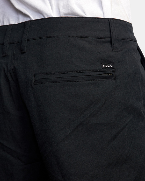 7 Back In 19" - Hybrid Short / Board Shorts for Men Black S1WKRCRVP0 RVCA