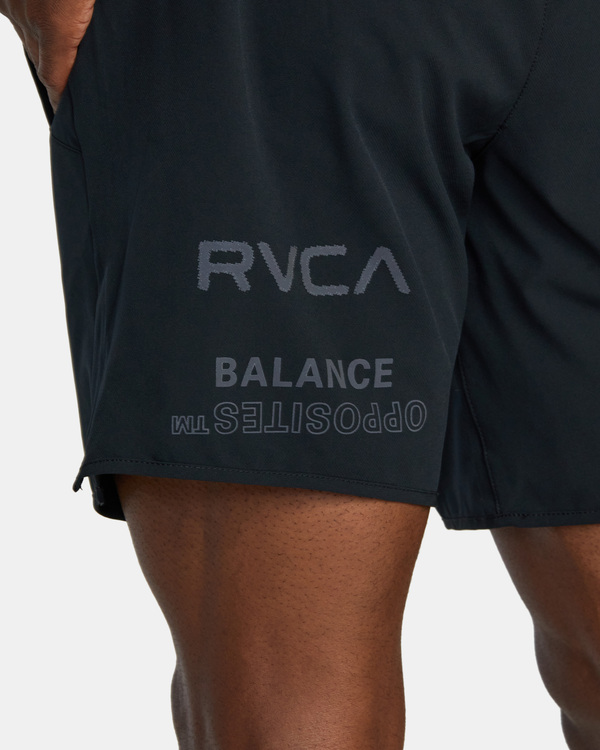 7 VA Sport Yogger Stretch 17" - Performance Shorts for Men Black V201TRYS RVCA
