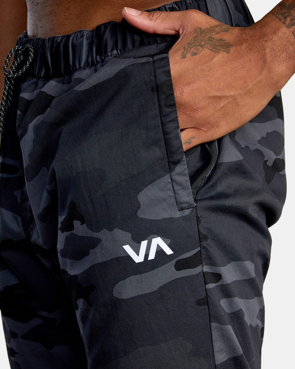 2 VA Sport Spectrum III - Slim Fit Trousers for Men Green W4PTMBRVP1 RVCA