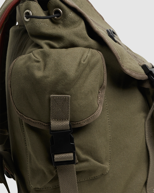 17 Melissa Grisancich Trooper - Backpack Green Z5BPRFRVF1 RVCA