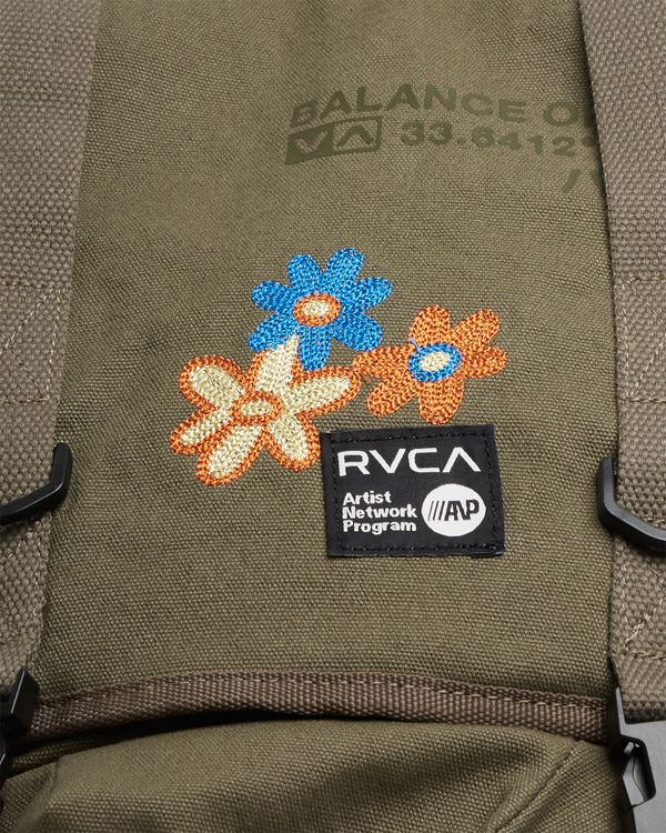 18 Melissa Grisancich Trooper - Backpack Green Z5BPRFRVF1 RVCA